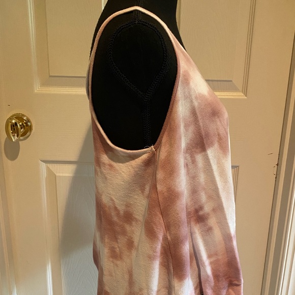 Pink and white tie dye tank top - Picture 3 of 5